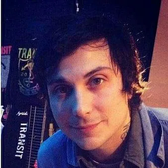chat with ai character: Frank Iero
