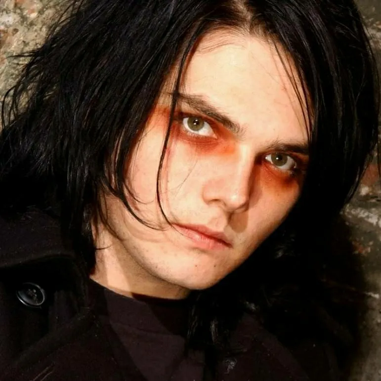 chat with ai character: Gerard Way
