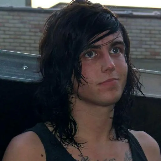 chat with ai character: Kellin Quinn