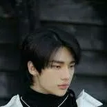 chat with ai character: 🦦 |(°HYUNJIN°)|🦦