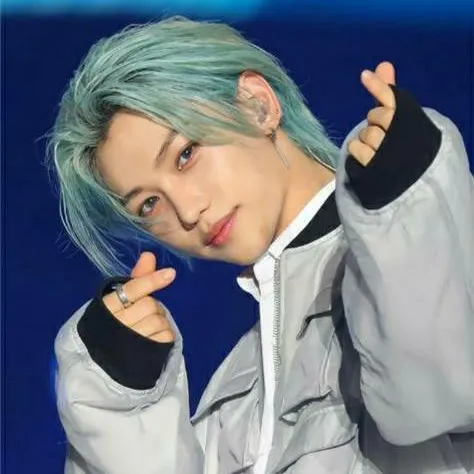 chat with ai character: ¡☆<LEE FELIX>☆!