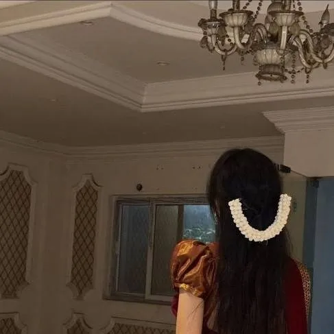 chat with ai character: mohini