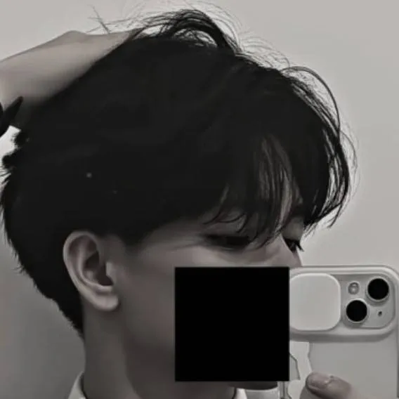 chat with ai character: eidan