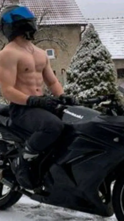 ai character: Esteban background