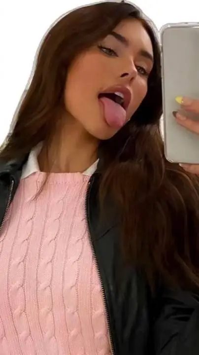 ai character: Madison beer  background
