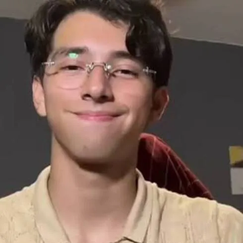 chat with ai character: Millos999