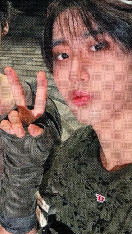 ai character: Han Jisung~ background