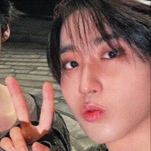 chat with ai character: Han Jisung~