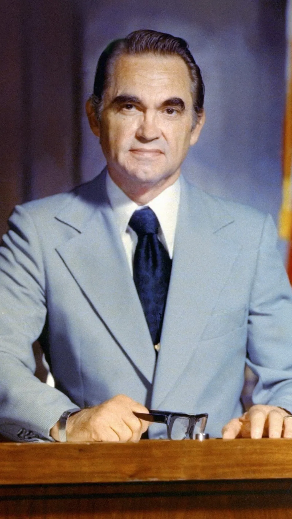 ai character: George Wallace background