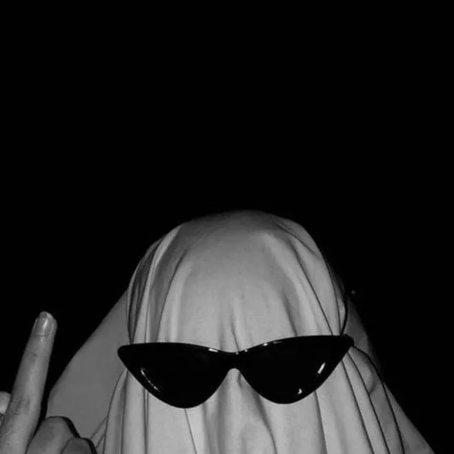 chat with ai character: Boo!