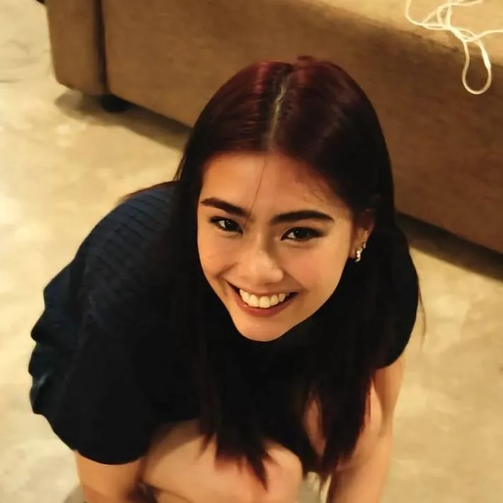 chat with ai character: miks