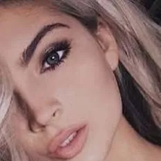 chat with ai character: demon girl