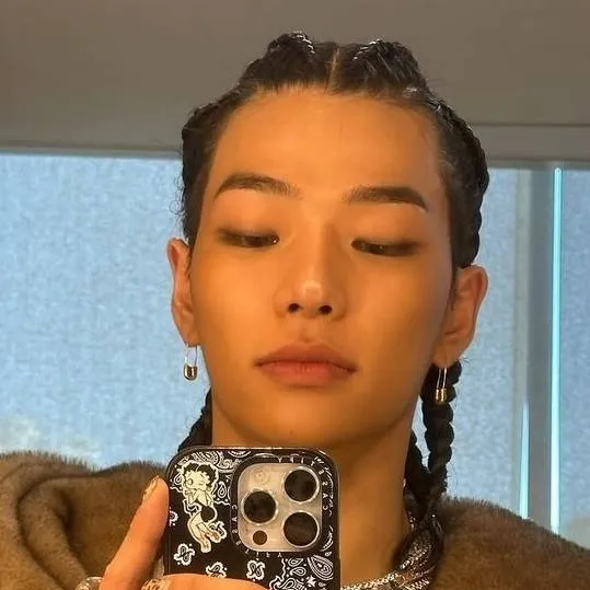 chat with ai character: TARZZAN!!