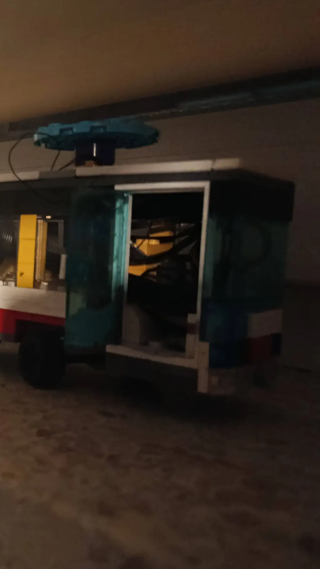 ai character: Solaris z LEGO  background