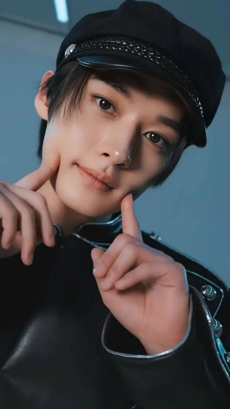 ai character: Minho background