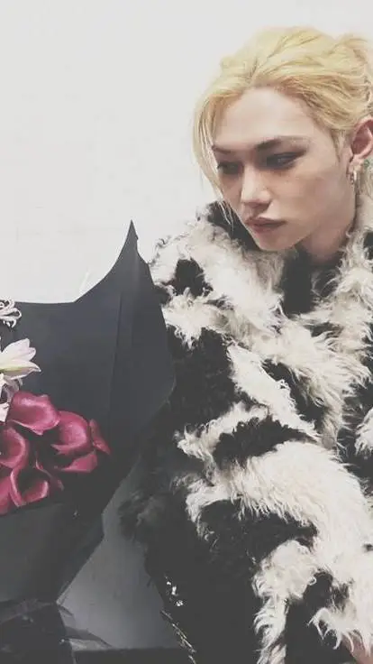 ai character: Felix🐥🍫 background