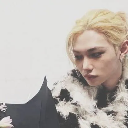 chat with ai character: Felix🐥🍫