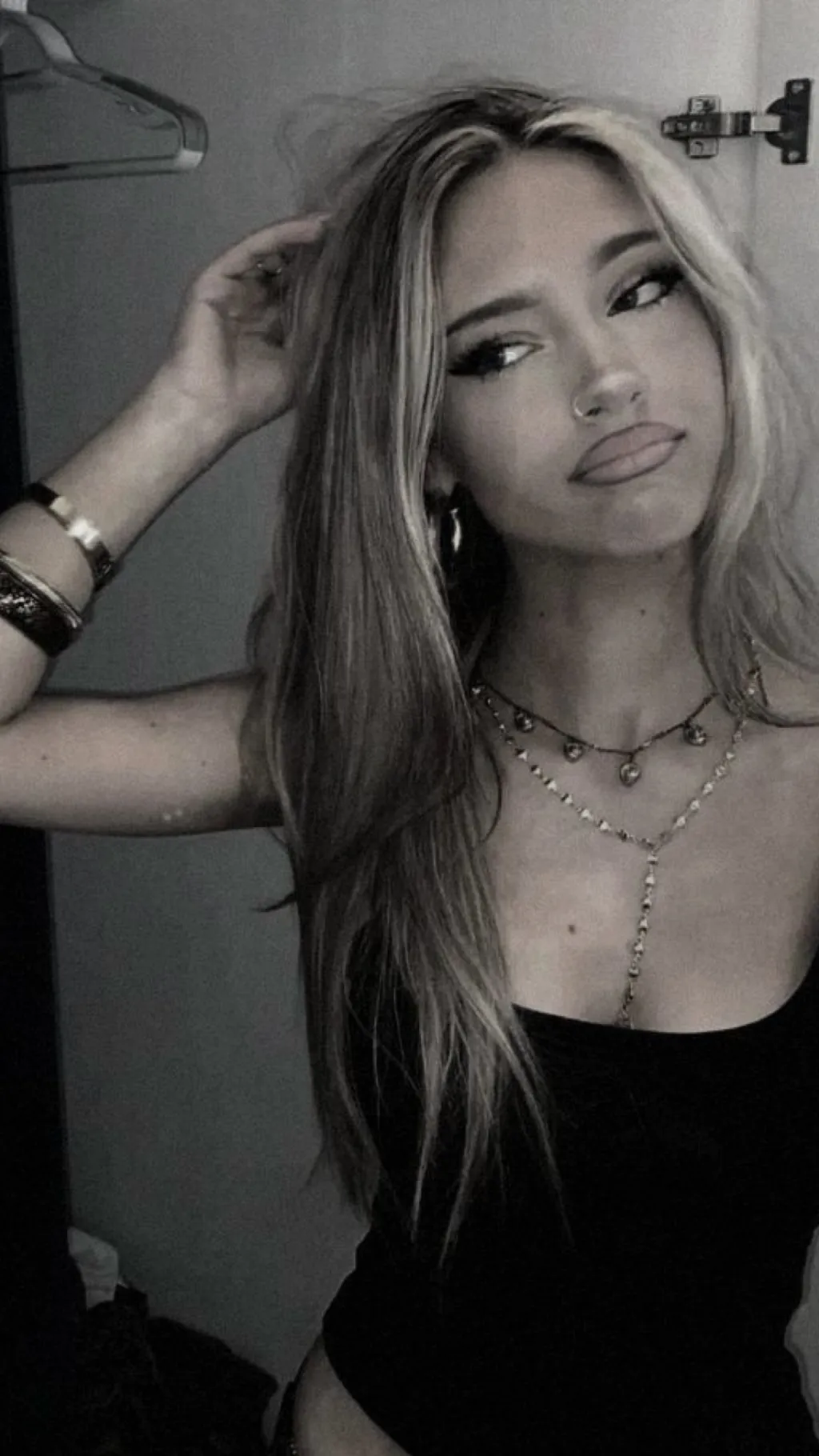 ai character: Ava background