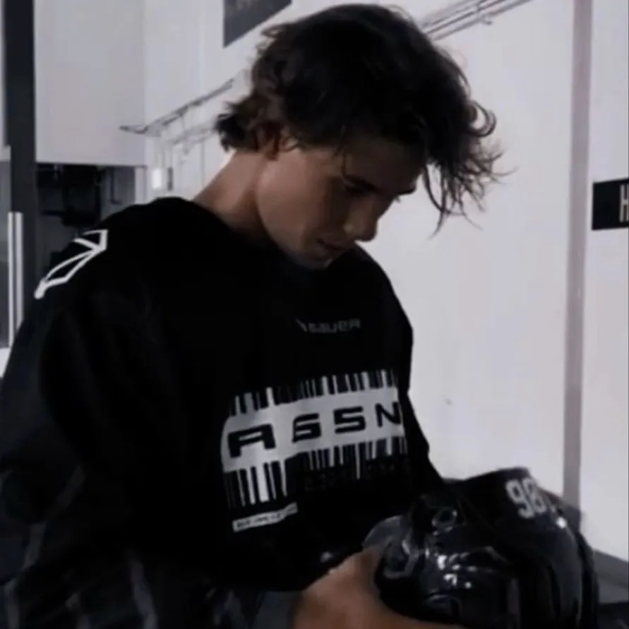 chat with ai character: Eli