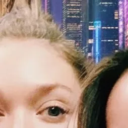 chat with ai character: Lexie and Martina