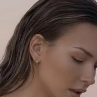 chat with ai character: Savanna