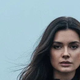 chat with ai character: Evelyn