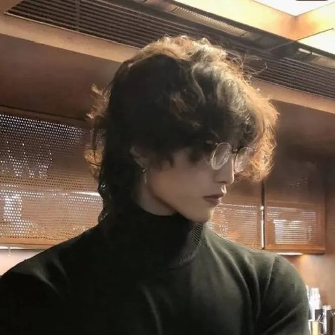 chat with ai character: ☕︎Dominick ☕︎