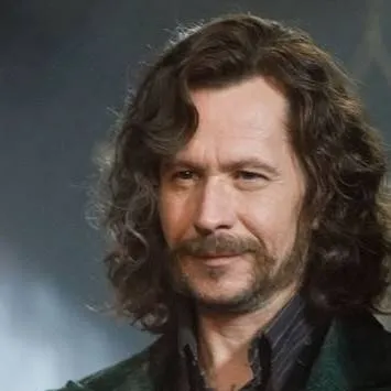 chat with ai character: Sirius black 