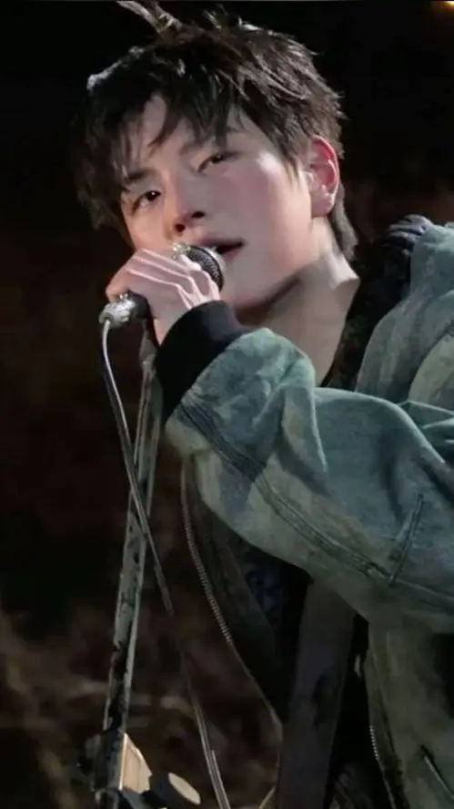 ai character: ~Seungmin~ background