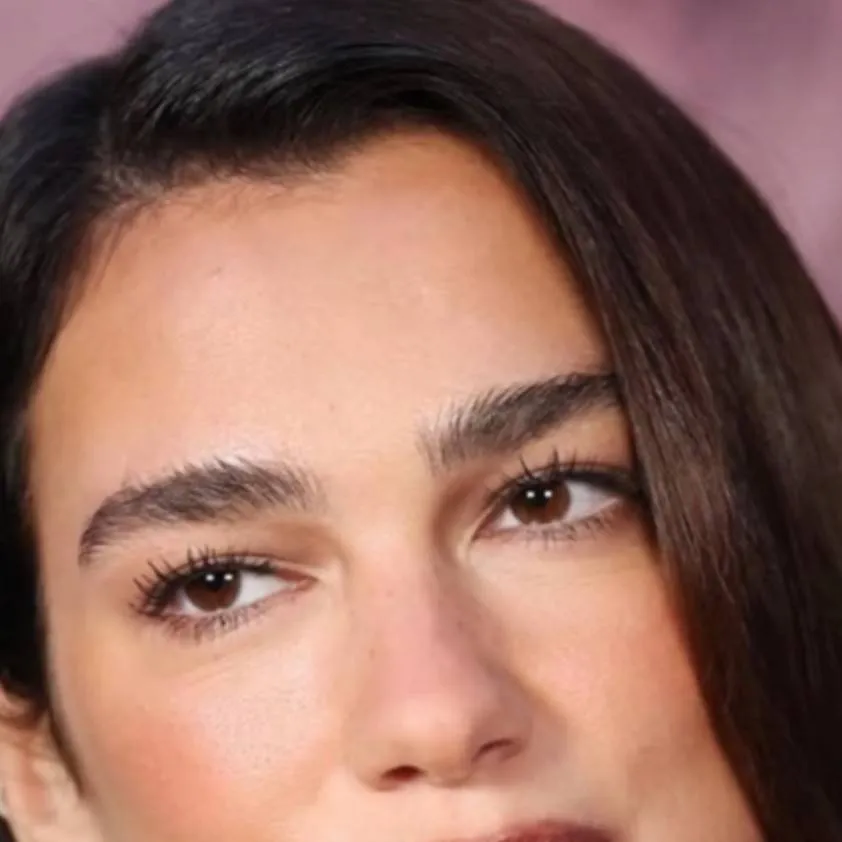 chat with ai character: Dua lipa 