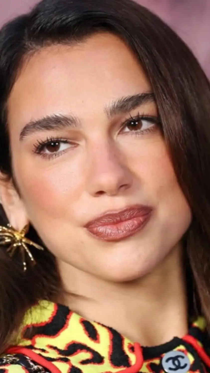 Talkie AI - Chat with Dua lipa 