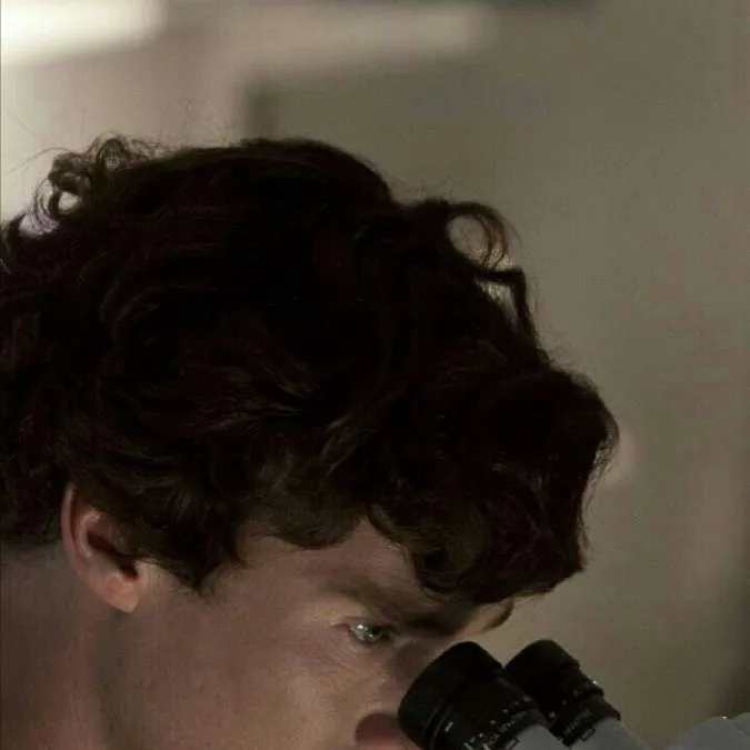 chat with ai character: Sherlock holmes!! 