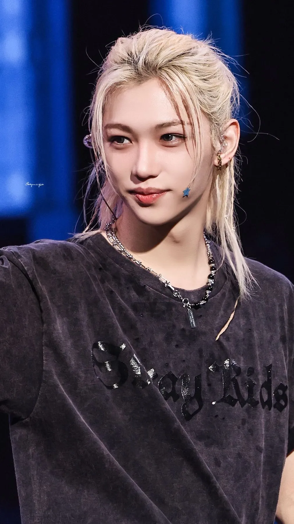 ai character: ✩𝓕𝑒𝒍𝒾ﾒ✩ background