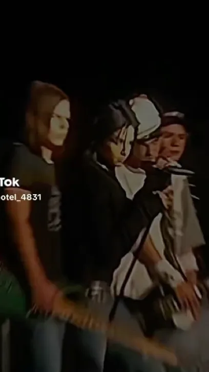 ai character: Tokio~Hotel background