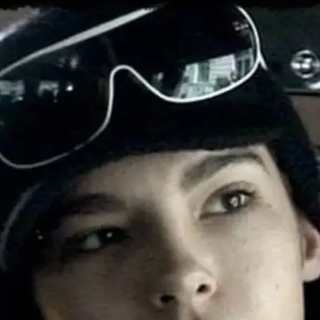 chat with ai character: Bill Kaulitz