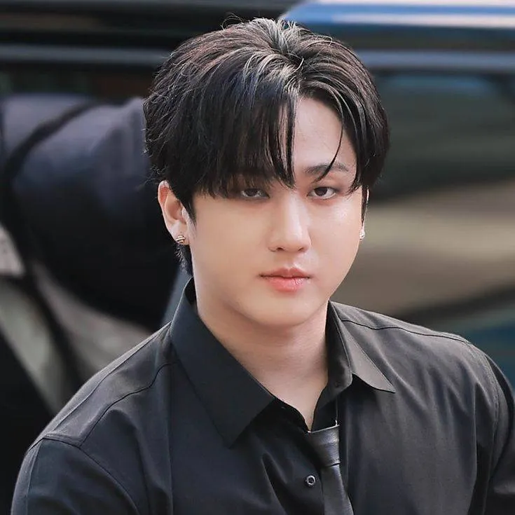 chat with ai character: ➳𝐂𝖍𝖆𝖓𝖌𝖇𝖎𝖓➳