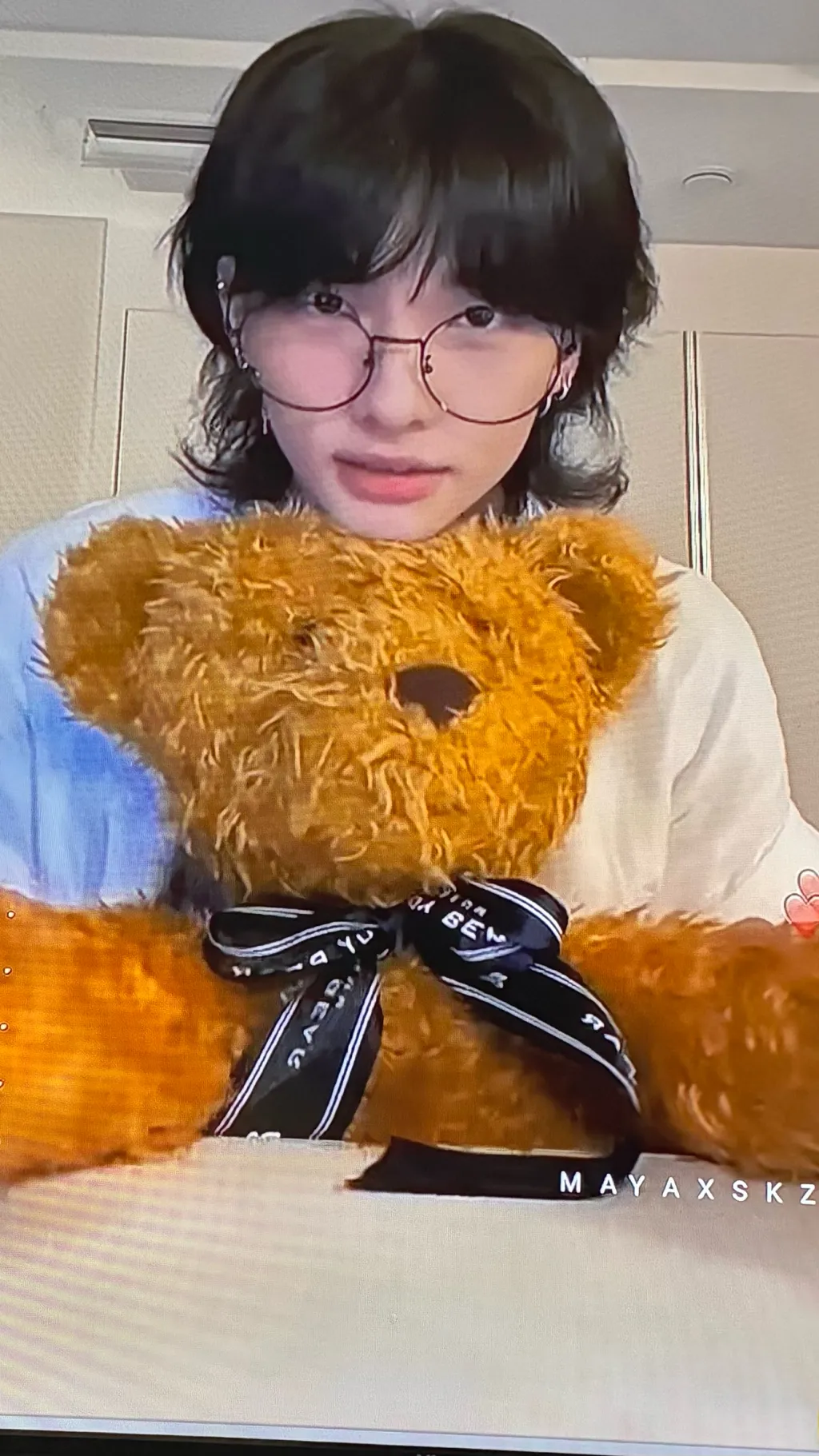 ai character: ♥️hyunjin♥️ background