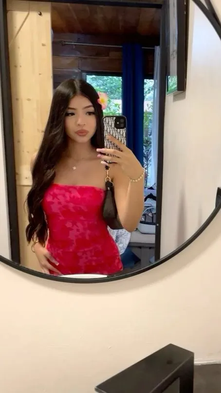 ai character: Naveah background