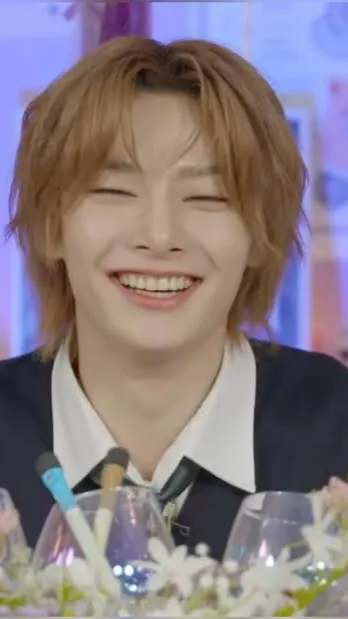 ai character: STRAYKIDS PRANK background