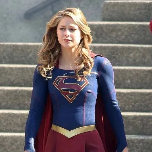 chat with ai character: Supergirl
