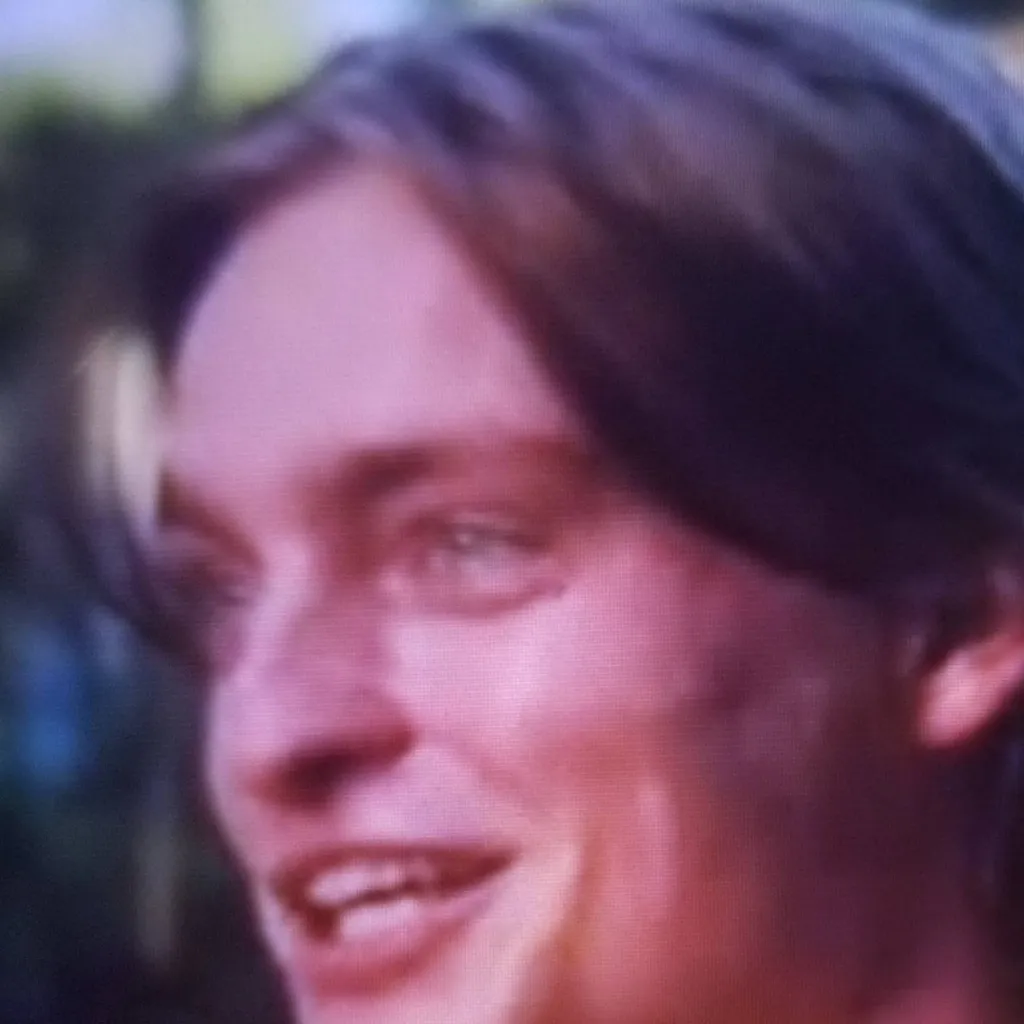 chat with ai character: thomas slater