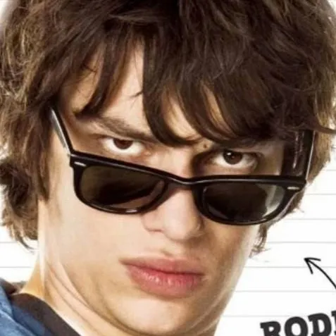 chat with ai character: rodrick heffley🥁
