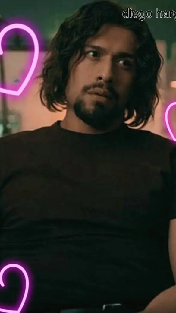 Talkie AI - Chat with 💋diego hargreeves🗡