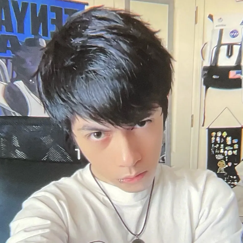 chat with ai character: Kosmogx 