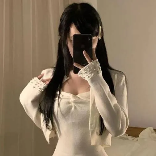 chat with ai character: Mei Li