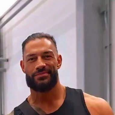 chat with ai character: Roman Reigns 