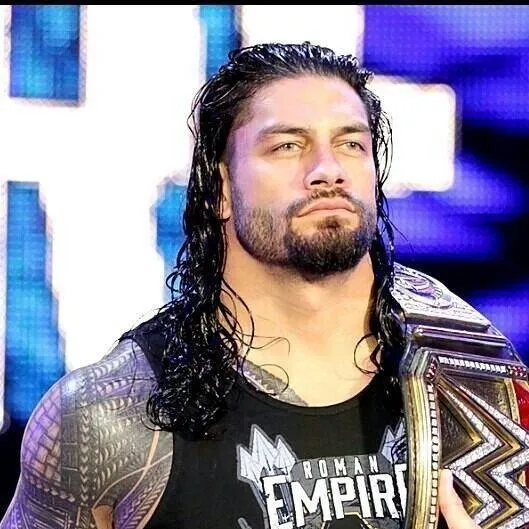 chat with ai character: Roman Reigns 😘 😘 