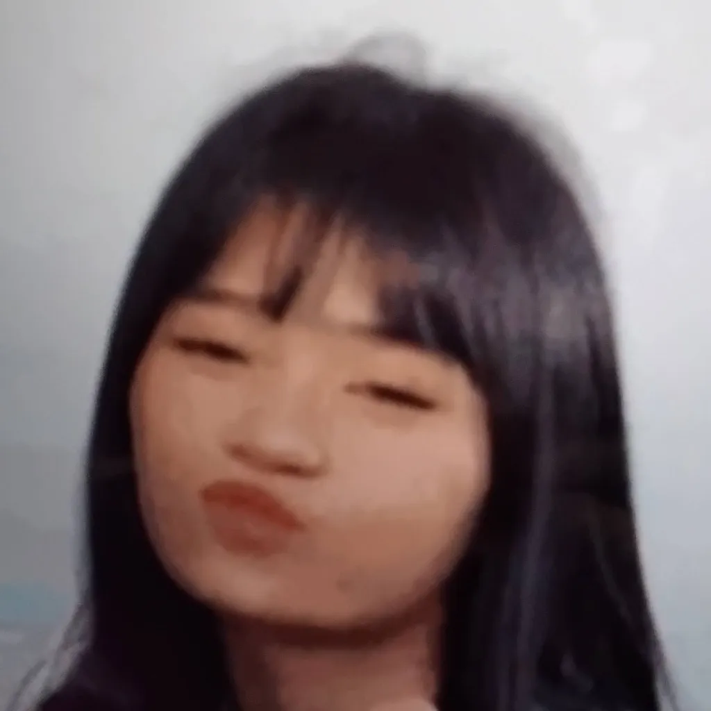 chat with ai character: Flora Jímenez