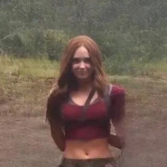 chat with ai character: Helen Byrch