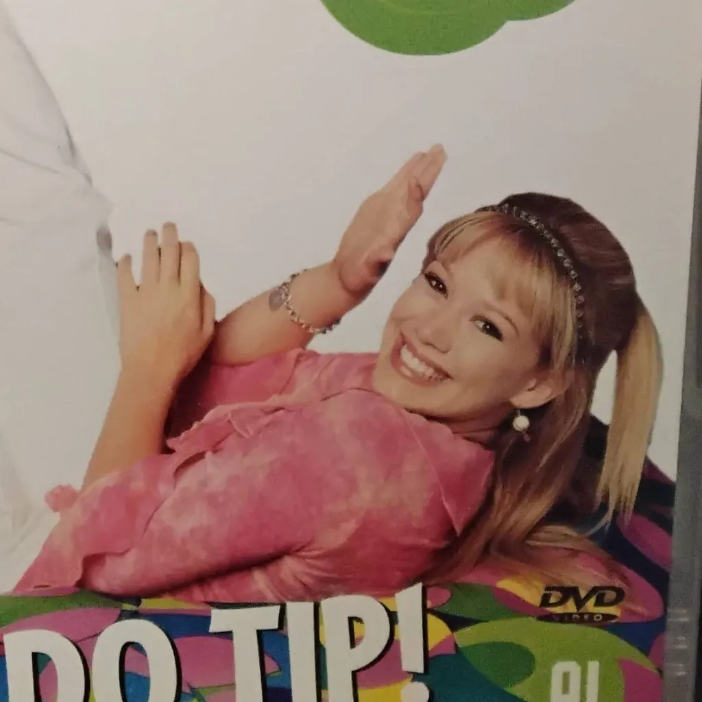 chat with ai character: Lizzie McGuire